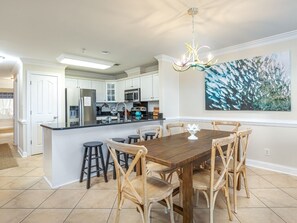 Condo, várias camas, cozinha, vista para o oceano | Opções para refeição