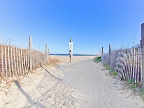 Beach nearby - Dune A by Tybee Vacation Rentals (Tybee Island)