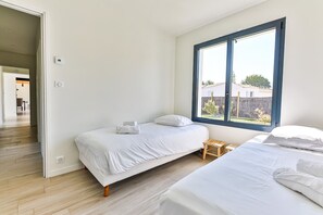 3 chambres, fer et planche Ă repasser, Wi-Fi, draps fournis