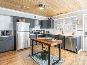 House, Multiple Beds, Pool Access, Partial Ocean View | Private kitchen | Fridge, microwave, oven, stovetop - Free Bird by Tybee Vacation Rentals (Tybee Island)