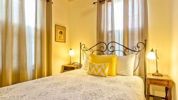 Rumah, Beberapa Tempat Tidur, akses ke kolam renang, pemandangan kolam renang | 3 kamar tidur dan didekorasi berbeda-beda