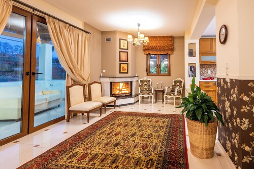 Cheerfull family-friendly villa