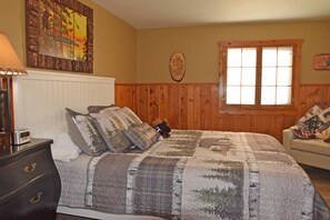 3 bedrooms, desk, iron/ironing board, travel cot - Beautiful secluded setting  on one acre that borders RMNP.  (Grand Lake)