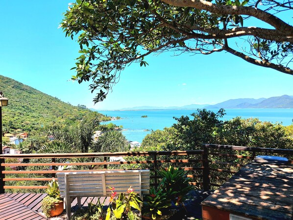 Property grounds - Mountain house with panoramic viewpoint. (Florianópolis)