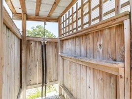 Maison, plusieurs lits, cuisine | Enceinte de l’hébergement