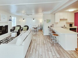 House, Multiple Beds, Kitchen | Private kitchen | Fridge, microwave, oven, stovetop