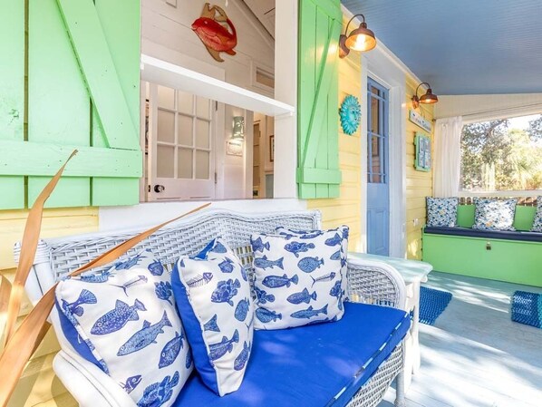 Interior - Island Bliss Tybee Vacation Rentals (Tybee Island)