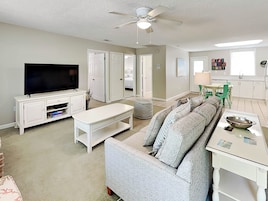 Condo, Multiple Beds, Kitchen, Garden View | Living area