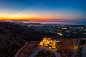 Exterior - Villa Mari Chania with ecologic private pool and amazing view. (Chania)