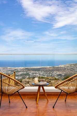 Interior - Villa Mari Chania with ecologic private pool and amazing view. (Chania)