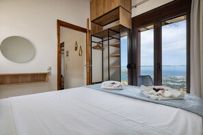 4 bedrooms, iron/ironing board, travel crib, free WiFi
