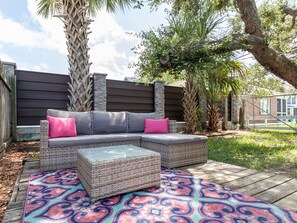 Condo, Multiple Beds, Kitchen, Garden View | Property grounds