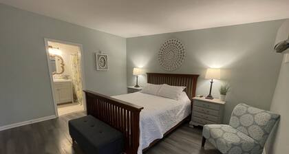 The Inn at Dirickson Creek - Room Three