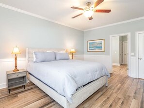 House, Multiple Beds, Kitchen, Garden View | 5 bedrooms, individually decorated, individually furnished, free WiFi - Lazy Dayz Tybee Vacation Rentals (Tybee Island)