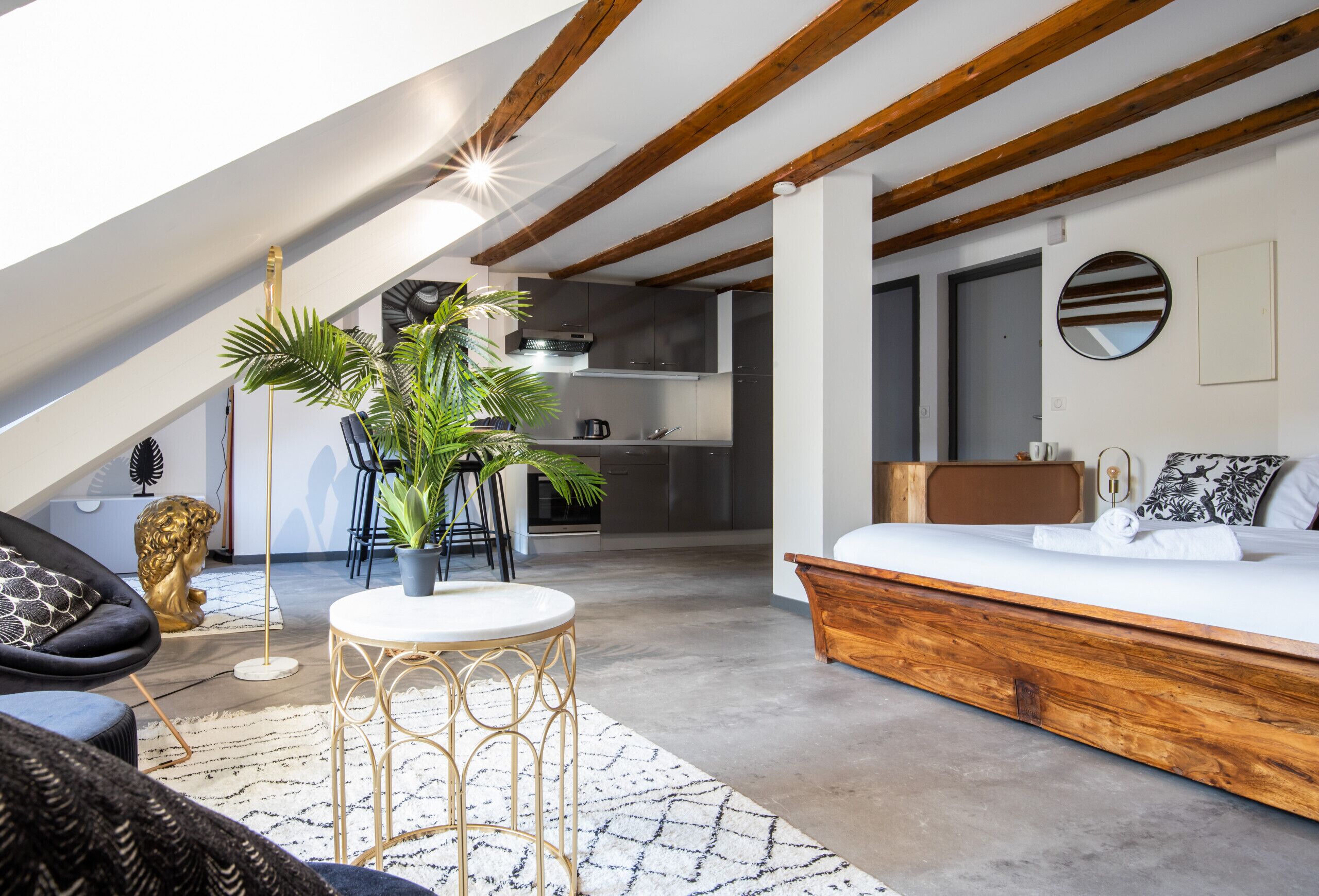 Fer et planche à repasser, Wi-Fi gratuit, draps fournis