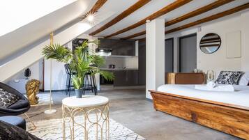 Fer et planche à repasser, Wi-Fi gratuit, draps fournis