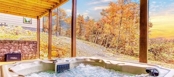 ✨Mighty Chickadee✨ Indoor Pool, Hot Tub, Pool Table, Firepit, A+ Views, Dogs OK