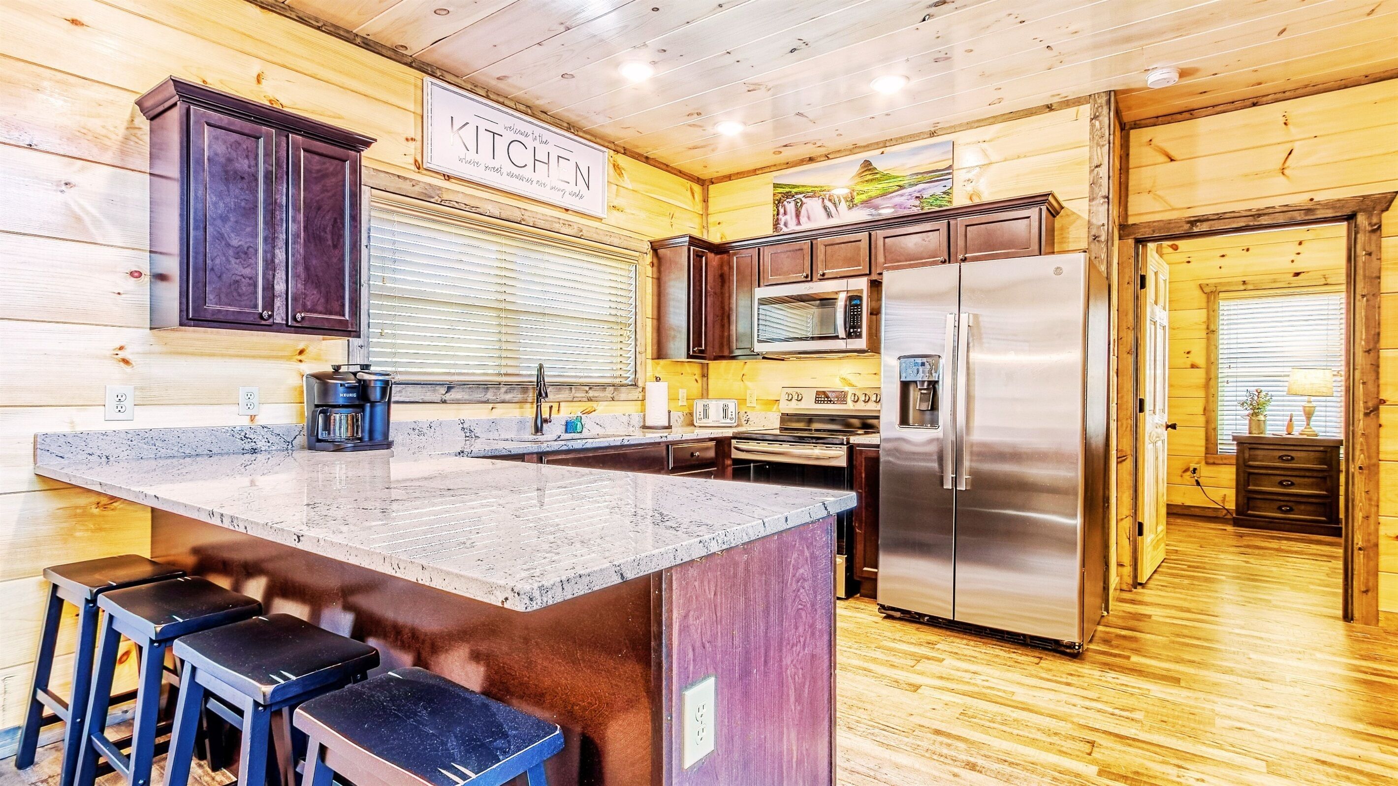 Frigorífic, microones, forn i placa de cuina 