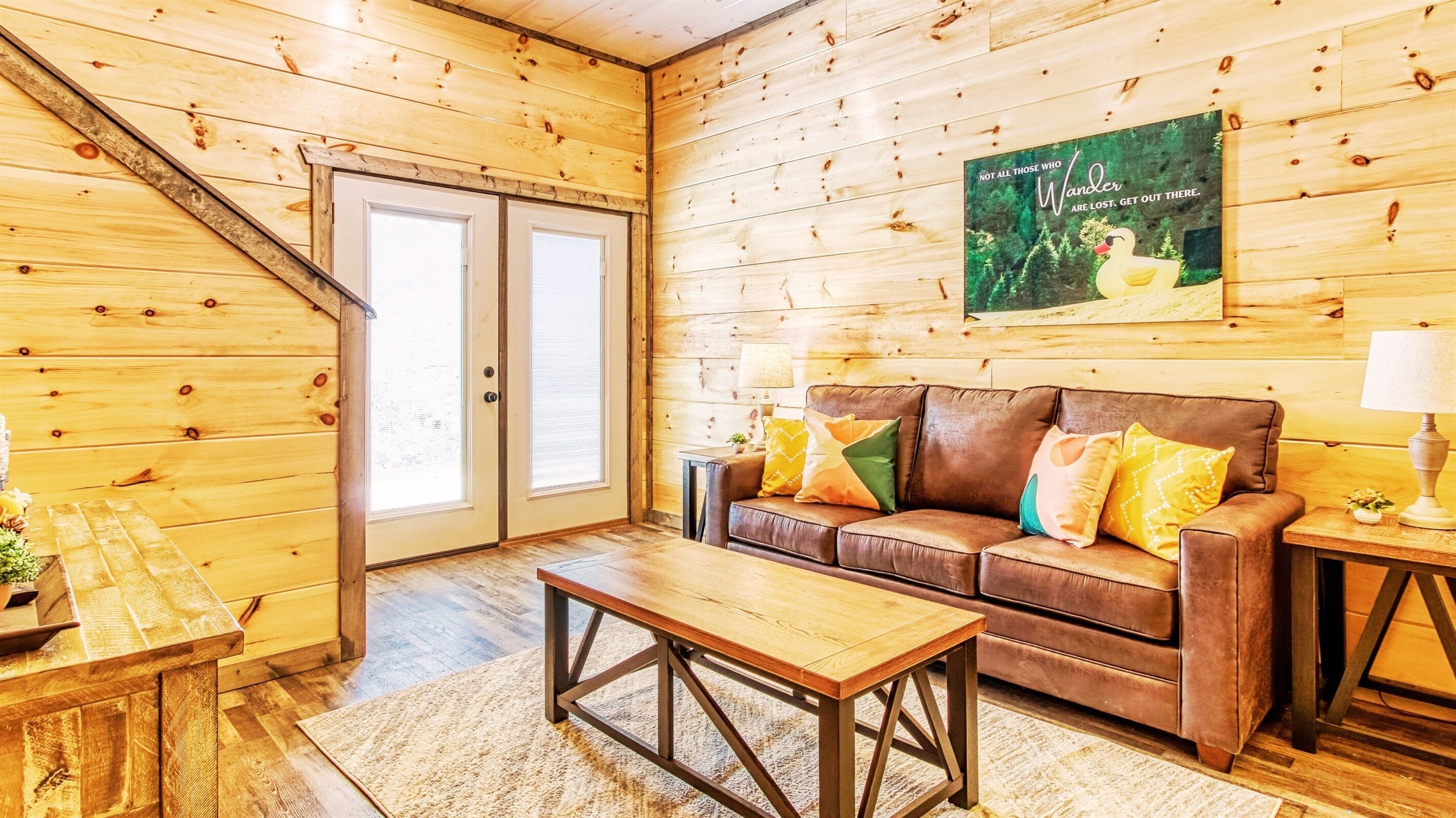 Televisor intel·ligent i llibres 