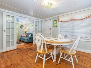 House, Multiple Beds, Kitchen, Garden View | Dining