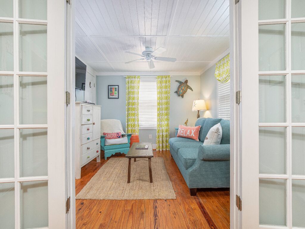 House, Multiple Beds, Kitchen, Garden View | Living area | 42-inch flat-screen TV with digital channels