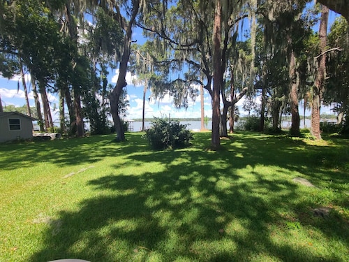 Lakefront house for rent