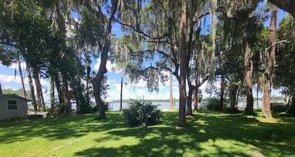 Lakefront house for rent