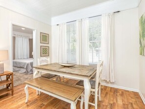 House, Multiple Beds, Kitchen, Garden View | Dining