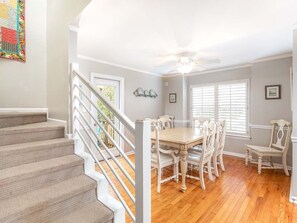 Dining - Northern Exposure by Tybee Vacation Rentals (Tybee Island)