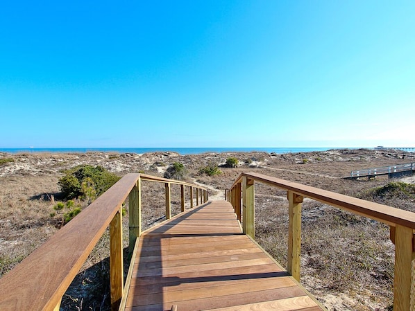 Una spiaggia nelle vicinanze