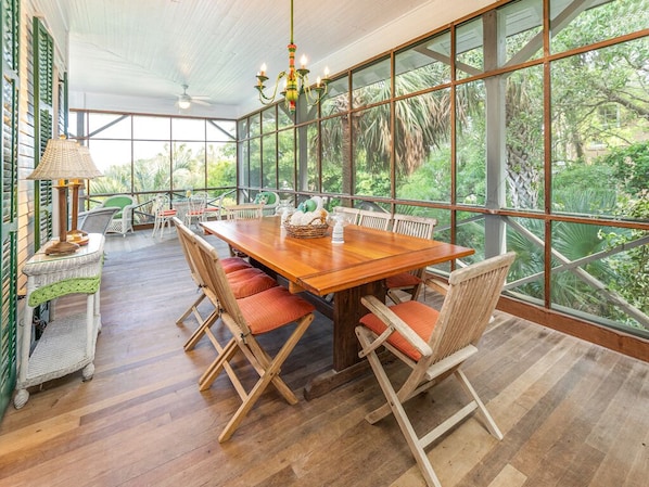 House, Multiple Beds, Kitchen, Ocean View | Dining