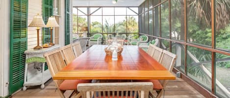 Ferienhaus, Mehrere Betten, Küche, Meerblick | Speisen