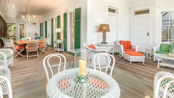 House, Multiple Beds, Kitchen, Ocean View | Dining
