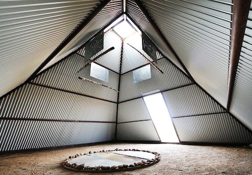 HIGH DESERT & LAKE RETREAT  adjacent to Mountain hiking, and a Hot Spring lake