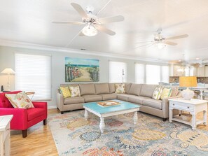 House, Multiple Beds, Kitchen, Garden View | Living area