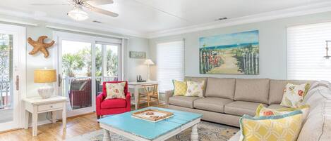 House, Multiple Beds, Kitchen, Garden View | Living area | 40-inch TV with digital channels