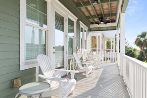 Property grounds - Our Happy Place by Tybee Vacation Rentals (Tybee Island)