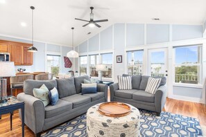 独立别墅, 多张床, 厨房, 部分海洋景观 | 起居区 | 40-英寸电视（配备数码频道）