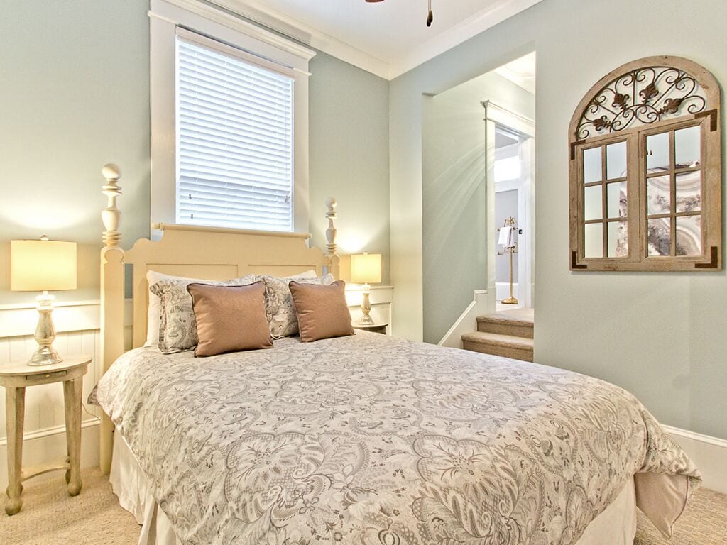 House, Multiple Beds, Kitchen, Garden View | 5 bedrooms, free WiFi, bed sheets