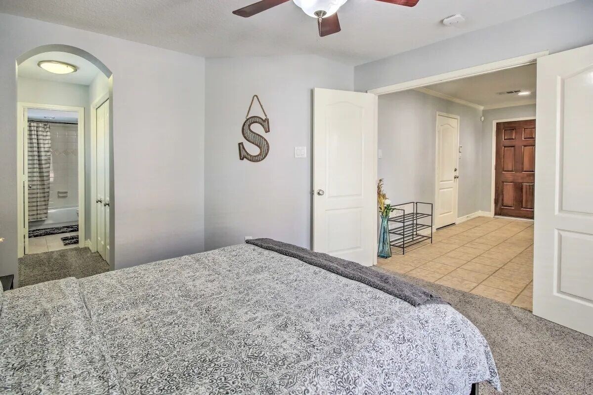 Photo 29 of Newly updated, bright & airy townhouse!