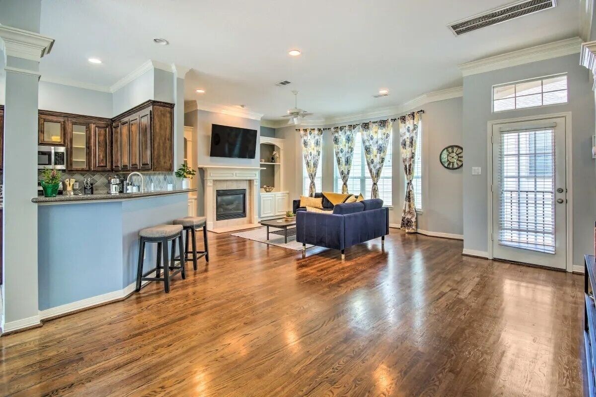Photo 5 of Newly updated, bright & airy townhouse!