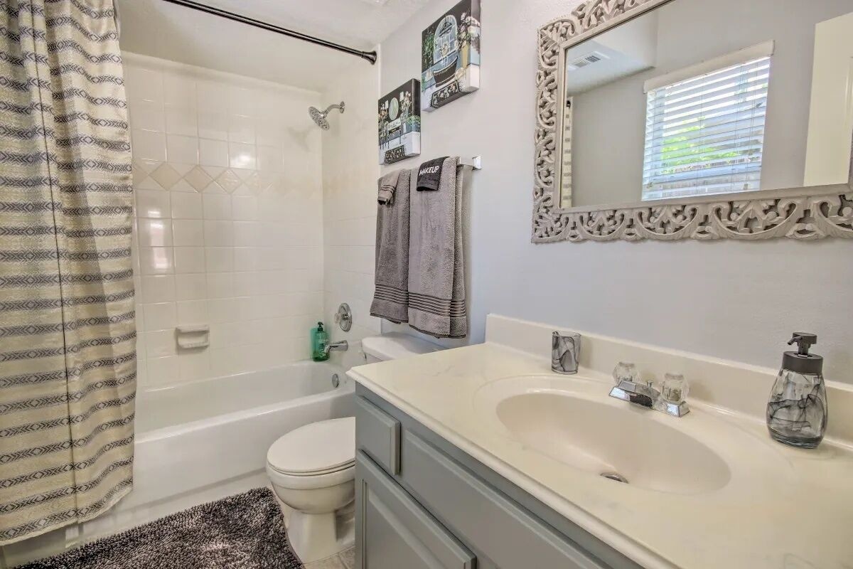 Photo 30 of Newly updated, bright & airy townhouse!