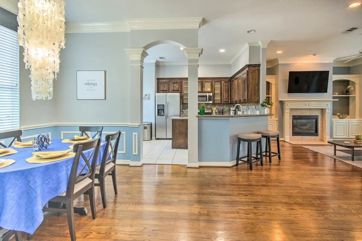 Photo 7 of Newly updated, bright & airy townhouse!
