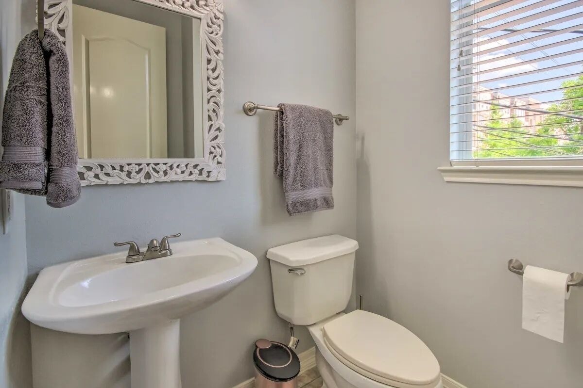 Photo 25 of Newly updated, bright & airy townhouse!