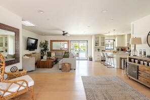 Smart TV, futbolito, tenis de mesa y libros 