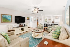 House, Multiple Beds, Kitchen, Garden View | Living area