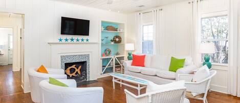 Cottage, Multiple Beds, Kitchen, Garden View | Living area | 40-inch TV with digital channels