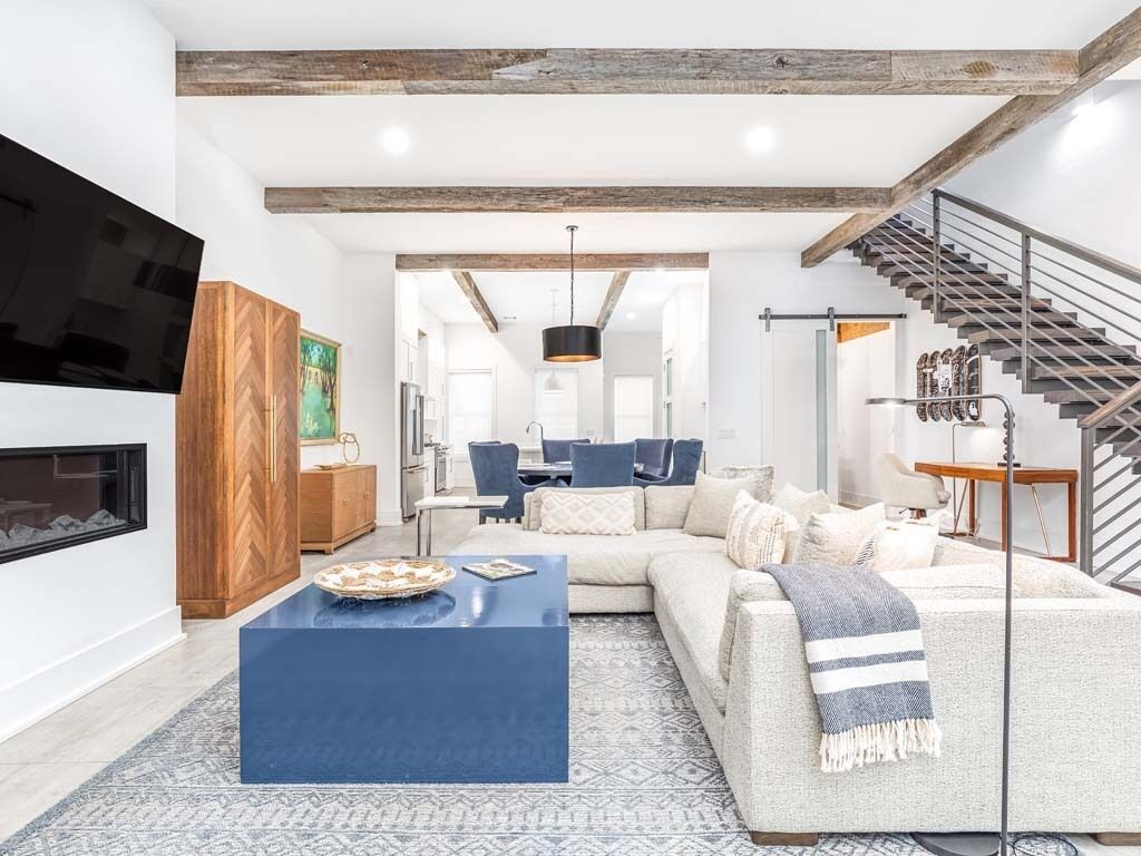 House, Multiple Beds, Kitchen | Living area | TV