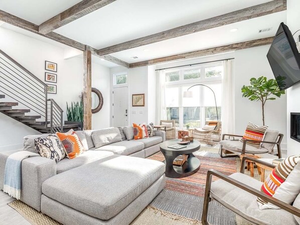 House, Multiple Beds, Kitchen | Living area | TV - Savannah Suite Tea (Savannah)