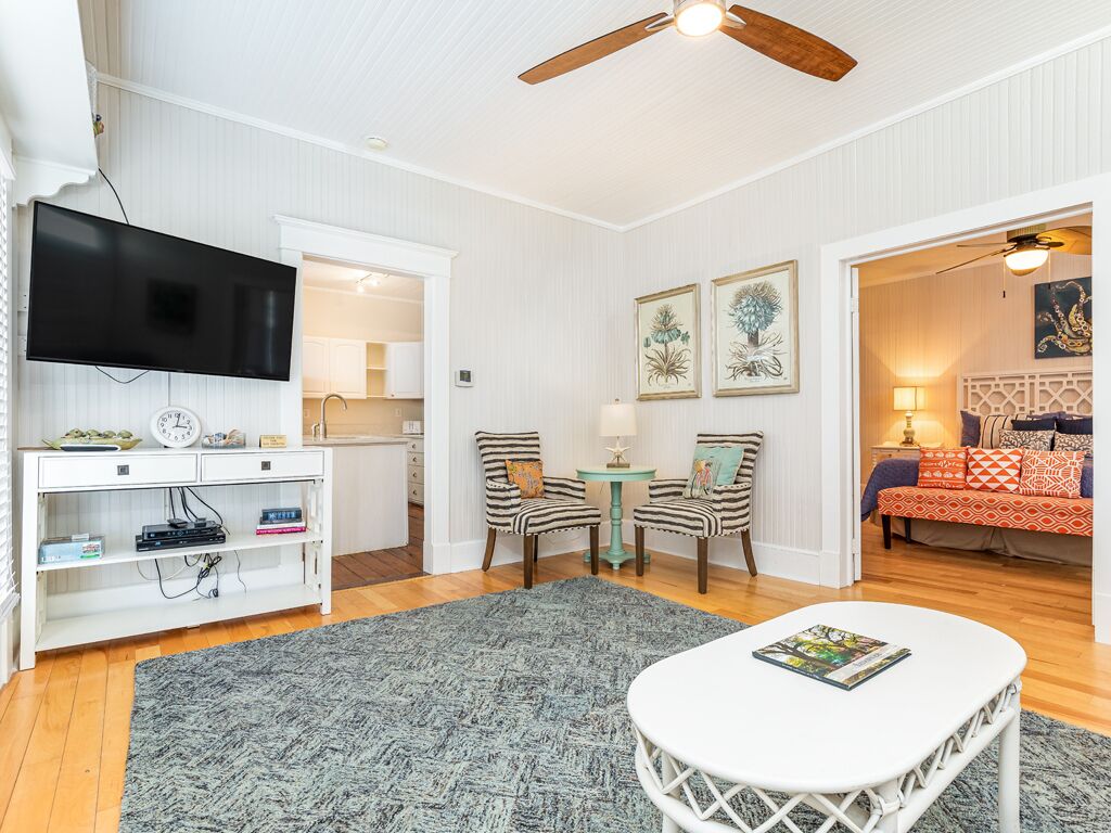 Condo, Multiple Beds, Kitchen, Partial Sea View | Living area